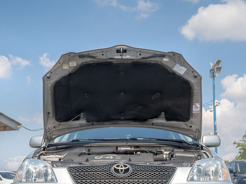 Toyota Corolla (2003) 2.0D 81KW – PO SERVISU - fotka 33 z 37