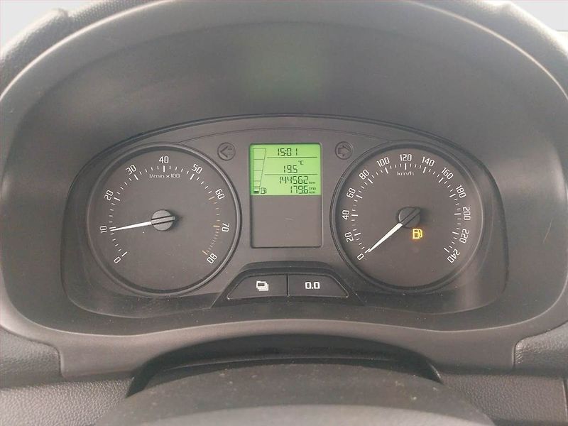 Škoda Fabia (2012) 1.2 12V, po STK, jezdí výborně - fotka 11 z 17
