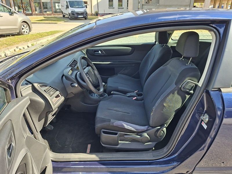 Citroën C4 1,4i 16V 90k M5 - fotka 12 z 19