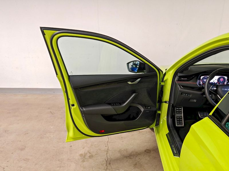 Škoda Octavia (2025) 2.0 TSI 195 kW DSG RS - fotka 21 z 32