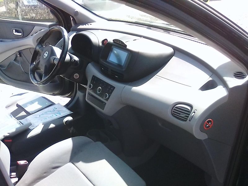 Nissan Almera Tino (2005) 1.8i 16V, kola navíc, závěs - fotka 19 z 32