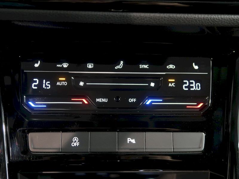 Volkswagen Touran (2023) HIGHLINE 2.0TDI 110KW DSG - fotka 29 z 37