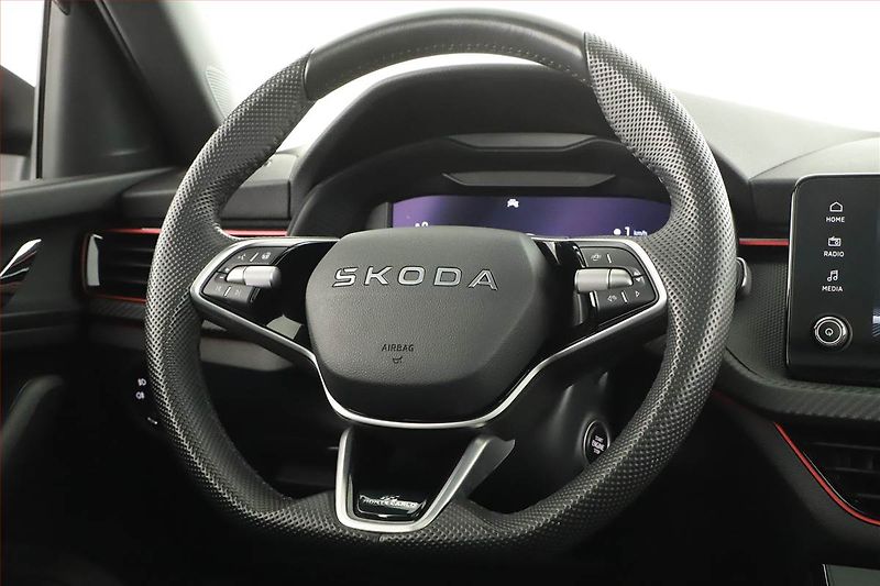 Škoda Kamiq (2026) 1.0 TSI, MONTE CARLO, AUTOMAT - fotka 8 z 17