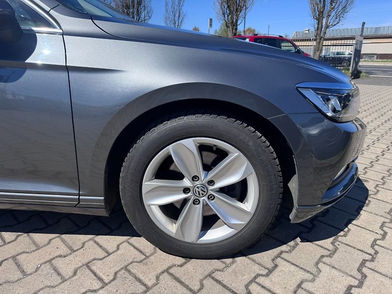 Volkswagen Passat (2015) B8 DSG 2,0 110KW ROZV. BEZ ADB - fotka 16 z 50