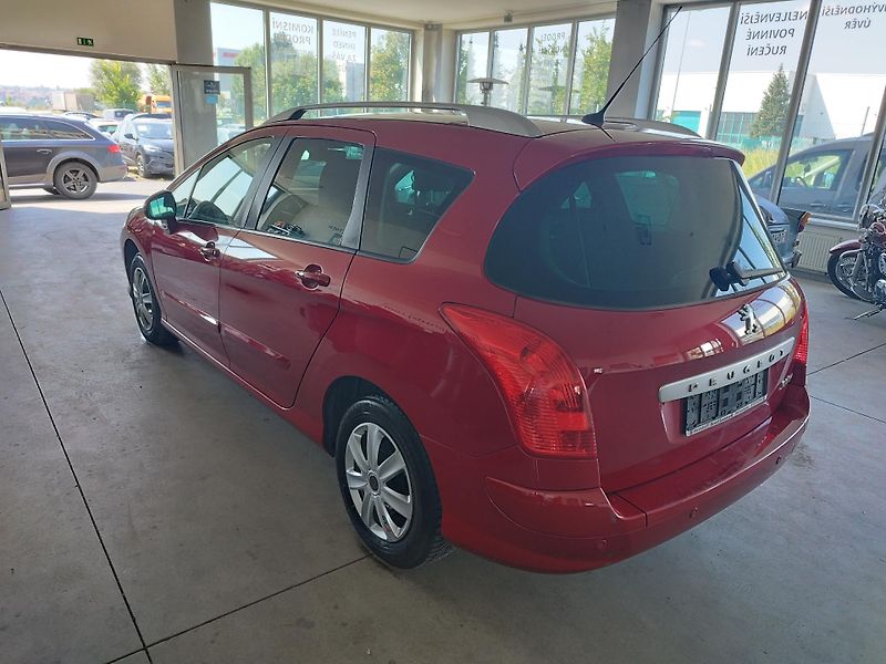 Peugeot 308 (2010) 1,6HDI,80KW,7MÍST,PANOR,SER.KN - fotka 8 z 31
