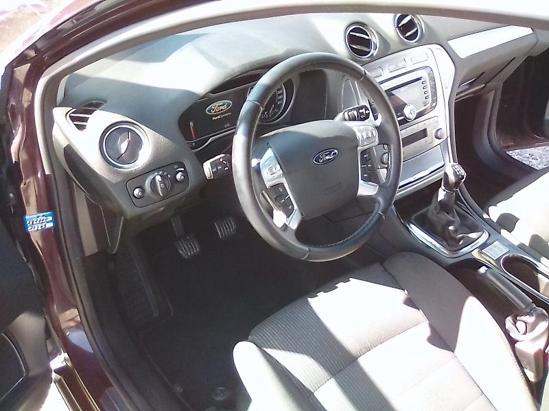 Ford Mondeo (2009) 2.0i 16V Titanium, ser. knížka - fotka 15 z 32