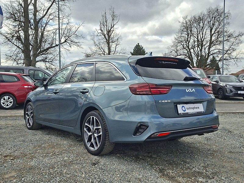Kia Ceed SW 1.5 T-GDI 117kW 7DCT - fotka 11 z 25