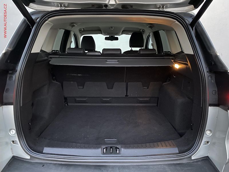 Ford Kuga (2018) 2.0 TDCi 4x4, Titanium, AT - fotka 7 z 17