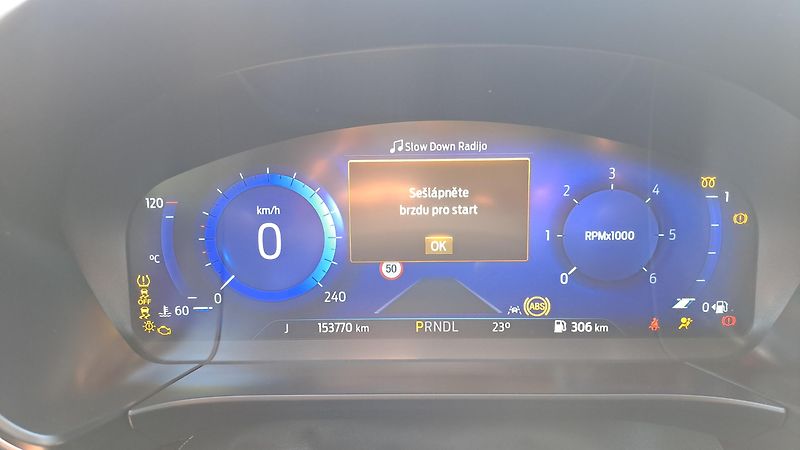 Ford Kuga 2.0 EcoBlue AWD Titanium X - fotka 25 z 33