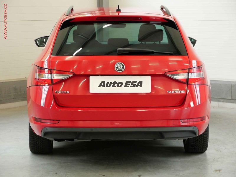 Škoda Superb (2016) 2.0TDi, ČR, Bixen, AC, park - fotka 5 z 21