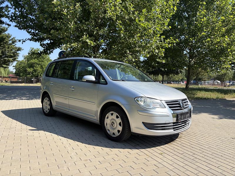 Volkswagen Touran 1.6 75kw Trendline 7 míst - fotka 11 z 25
