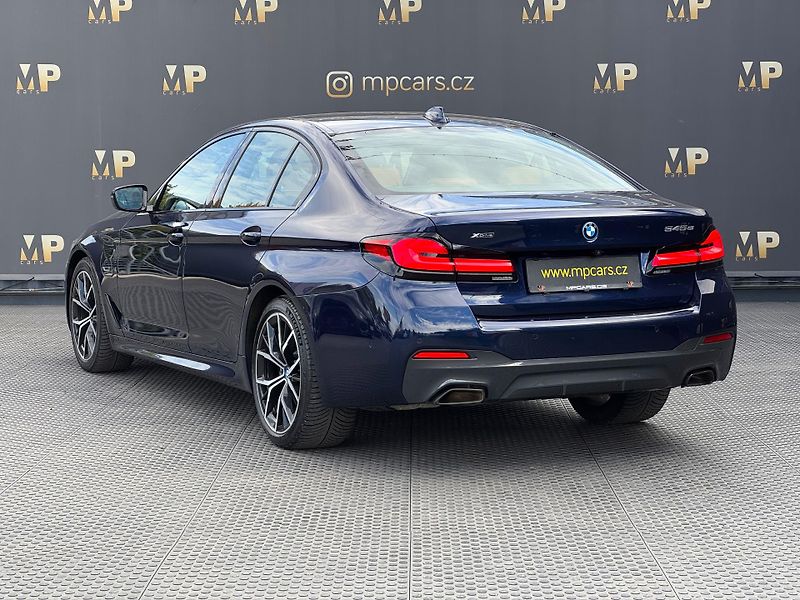 BMW Řada 5 (2022) 545e xDrive M Sport, DPH - fotka 7 z 56