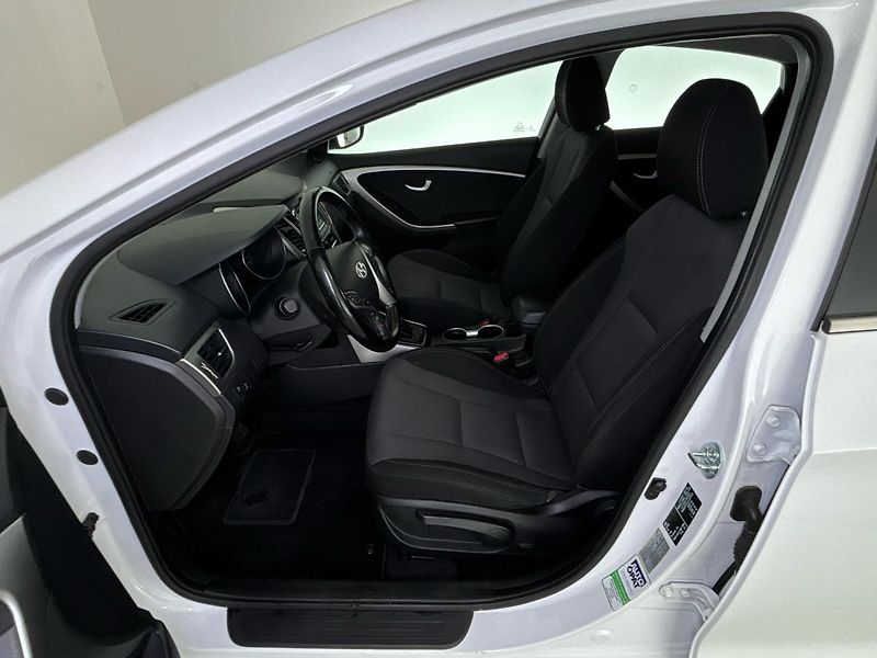 Hyundai i30 Hatchback - fotka 7 z 27