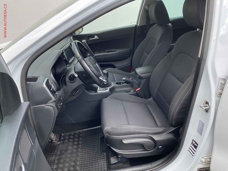 Kia Sportage (2017) 1.6 GDi, ČR, Active, navi - fotka 9 z 18
