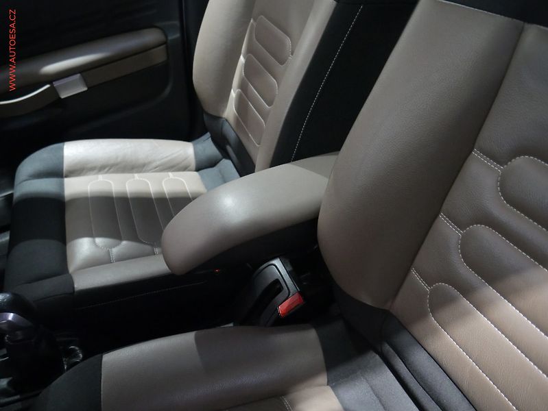 Citroën C4 Cactus (2016) 1.2PT, ČR, Panorama - fotka 16 z 17