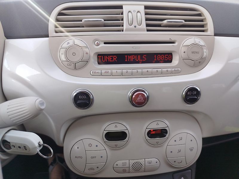 Fiat 500 (2011) Cabtio 0.9 - fotka 8 z 27