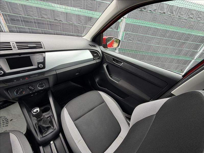 Škoda Fabia III 1.0 TSI Ambition - fotka 10 z 16