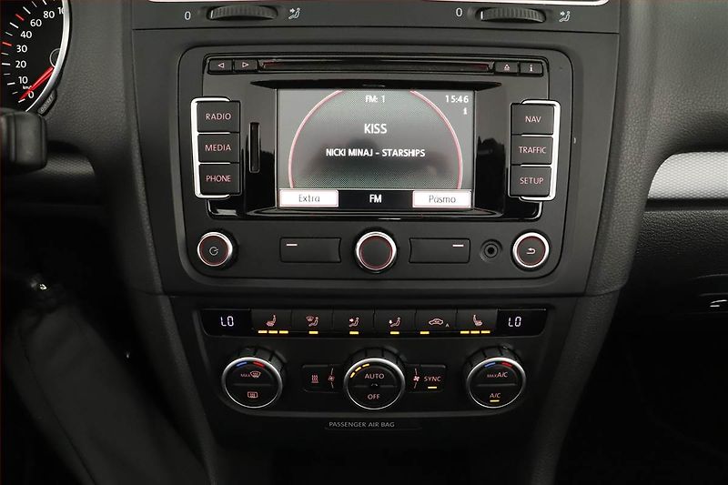 Volkswagen Golf (2015) 2.0 TDI, Serv.kniha, Navi - fotka 11 z 14