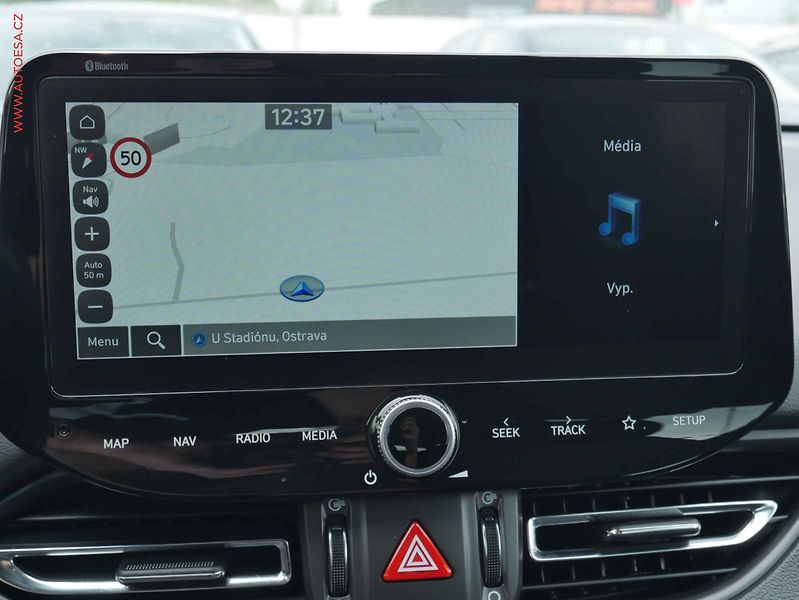 Hyundai i30 (2022) 1.5 T-GDi, 1.maj,ČR, Navi - fotka 13 z 23