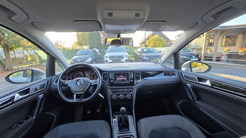 Volkswagen Golf Sportsvan 1.4 TSi HIGHLINE 92KW - fotka 17 z 40