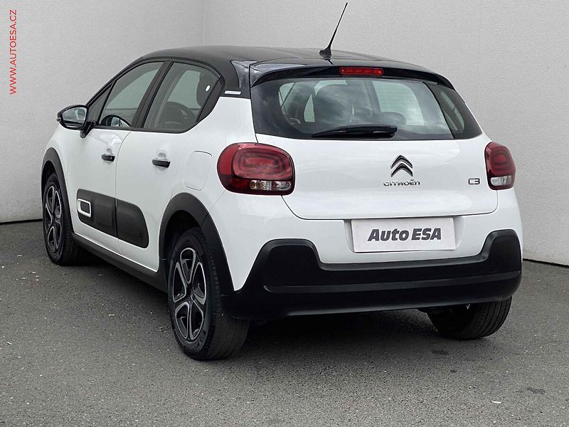 Citroën C3 (2022) 1.2 PT, Shine, LED, navi - fotka 6 z 17