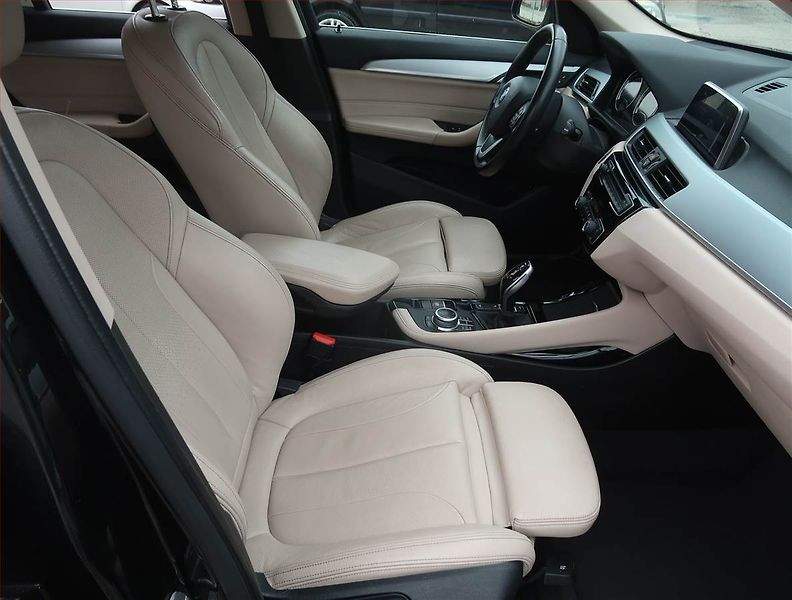 BMW X1 (2019) xDrive20d, 4X4, Automat - fotka 9 z 23