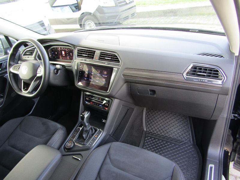 Volkswagen Tiguan Elegance 2.0 TDI 147 kW DSG 4 - fotka 20 z 30