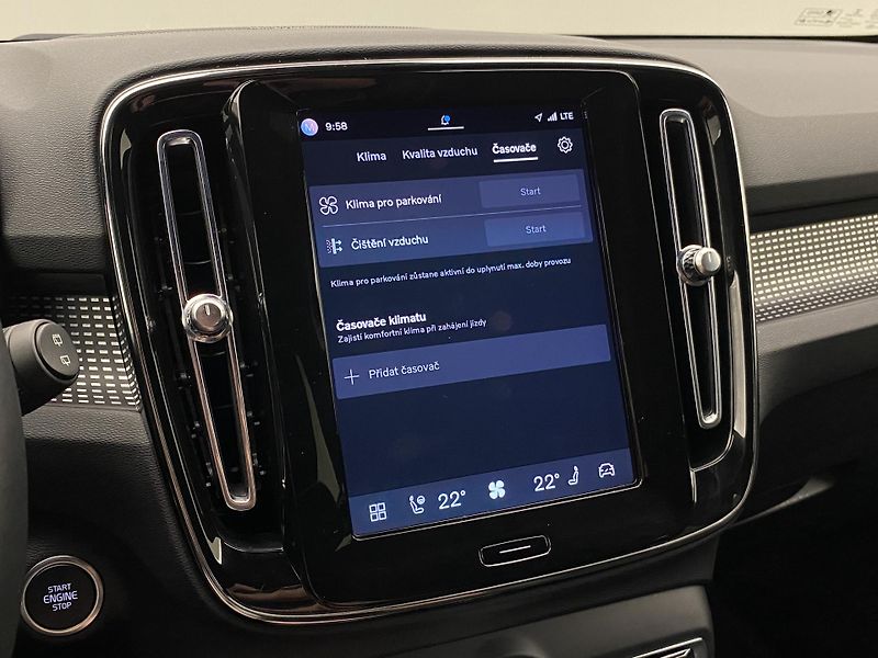 Volvo XC40 B4 AWD DARK PLUS AUT CZ - fotka 41 z 58