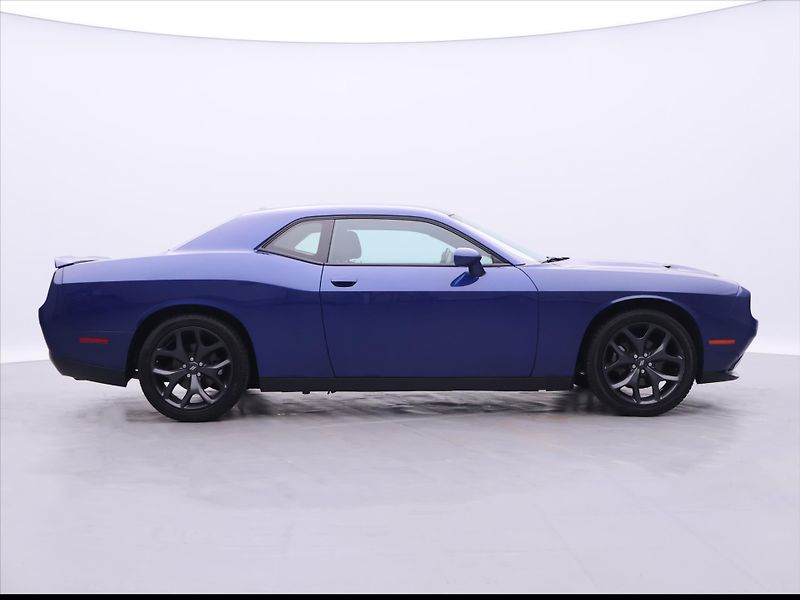 Dodge Challenger 3,6 V6 227kW Automat SXT - fotka 8 z 33