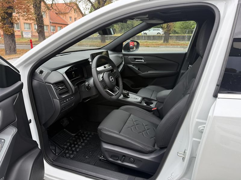 Nissan Qashqai (2026) QQ 1.3 DIG-T Mild Hybrid TEKNA - fotka 14 z 22