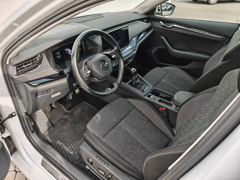 Škoda Octavia Style 1,5 TSI - fotka 5 z 24