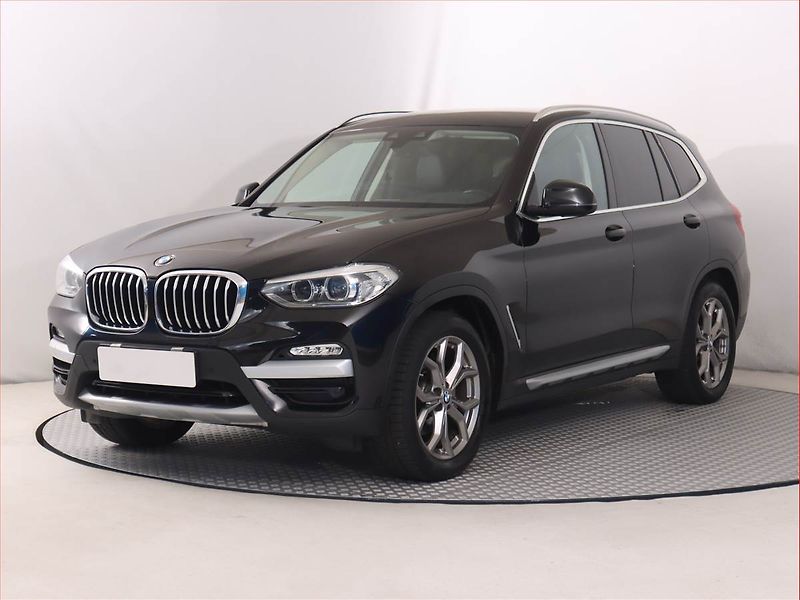 BMW X3 (2018) xDrive20d - fotka 2 z 21