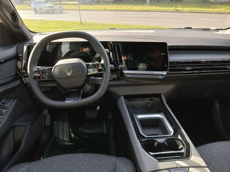 Renault Austral (2026) evolution mild hybrid 150 auto - fotka 4 z 8