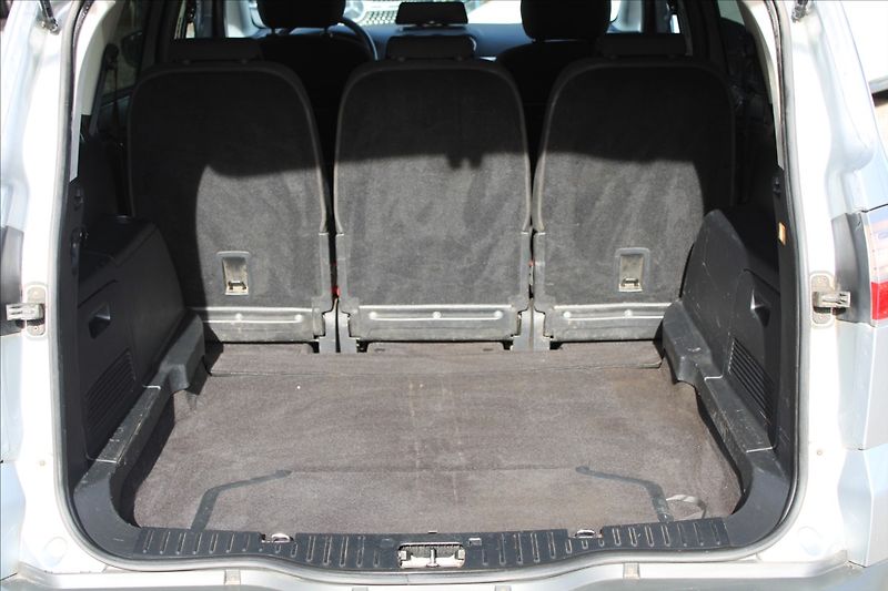 Ford S-MAX 2,0 TDCi  TAŽNÉ - fotka 21 z 23
