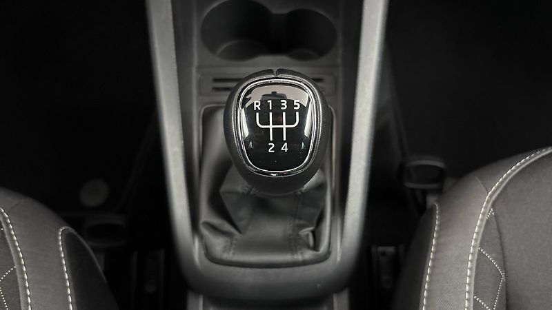 Škoda Fabia 1.0 TSI Ambition Combi - fotka 23 z 23