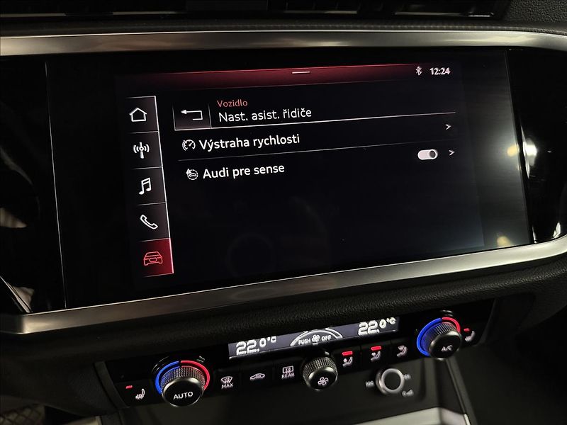 Audi Q3 45TFSI Quattro Pano - fotka 23 z 41