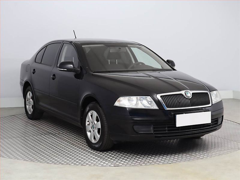 Škoda Octavia (2011) Ambiente 1.6, po STK, Tažné - fotografie inzerátu