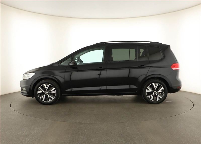 Volkswagen Touran (2023) Comfortline 1.5 TSI - fotka 3 z 17
