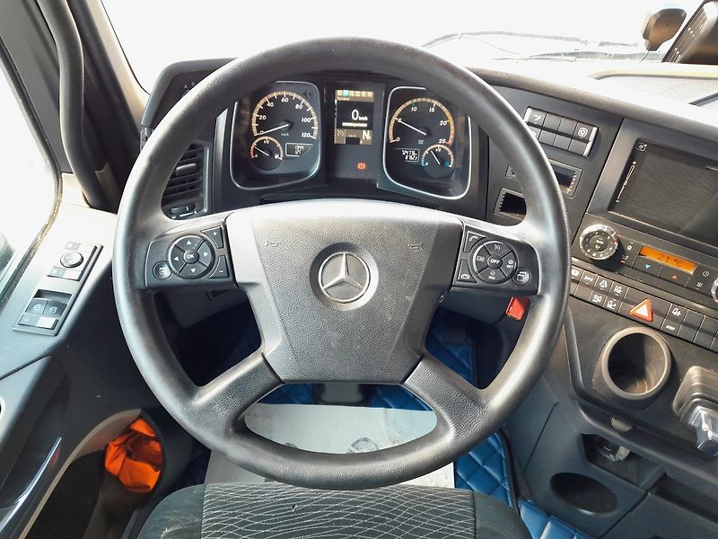 Mercedes-Benz Actros 1848 LowDeck - fotka 23 z 35
