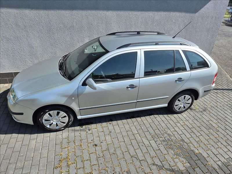 Škoda Fabia 1,4 i 16V Combi Klima 2xAirbag - fotka 2 z 25