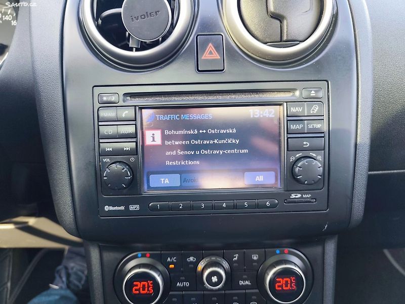 Nissan Qashqai (2012) - fotka 19 z 25
