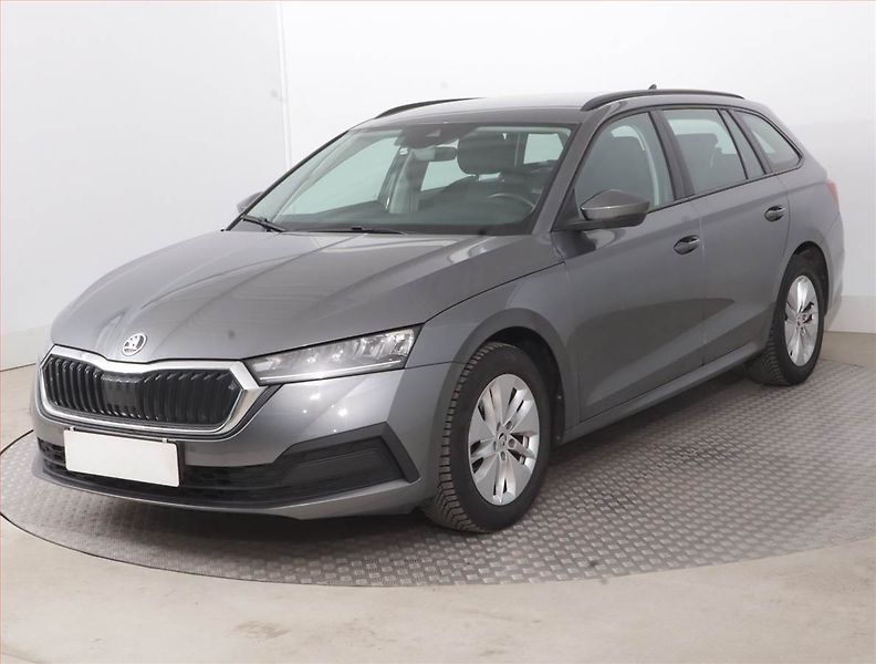 Škoda Octavia (2023) 1.5 TSI - fotka 2 z 16