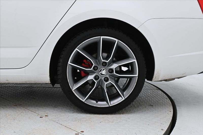 Škoda Octavia 2,0 TDI 135kW RS Záruka až 5 l - fotka 30 z 30