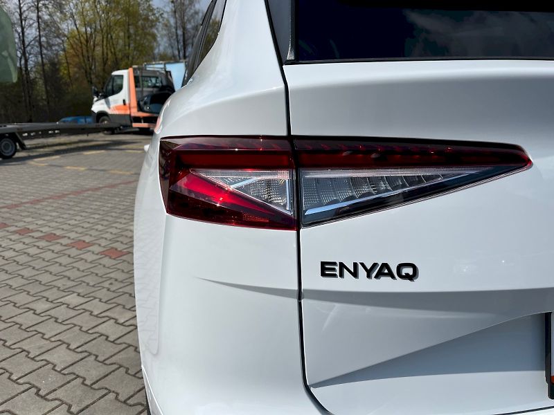 Škoda Enyaq (2026) Sportline 85 kWh 210 kW - fotka 18 z 35