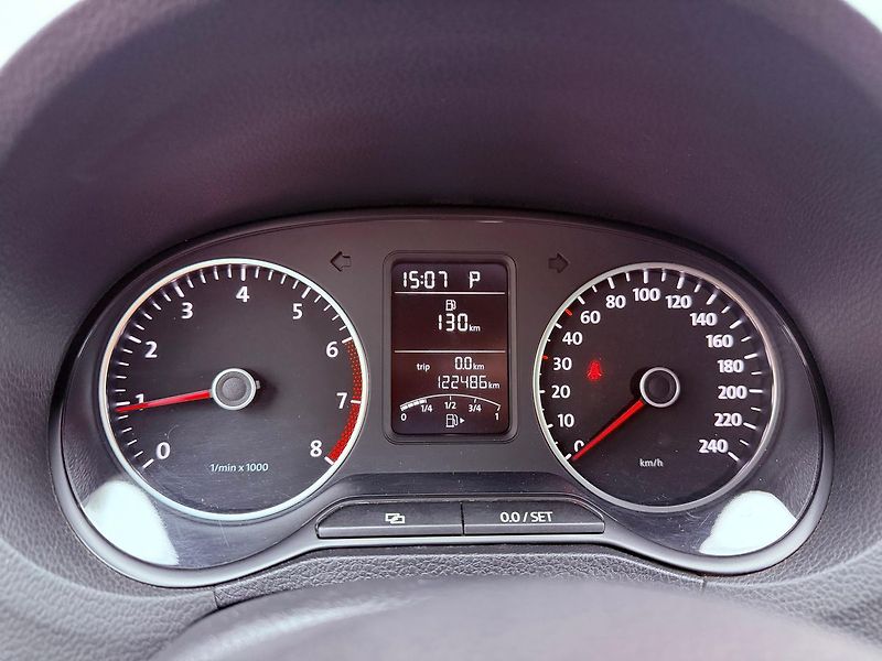 Volkswagen Polo Cross 1.2 TSi DSG, Navi - fotka 19 z 35