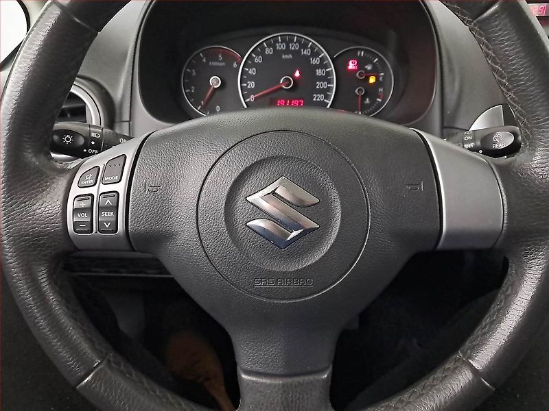 Suzuki SX4 (2008) 1.9 DDiS, nová STK, Tažné - fotka 16 z 17