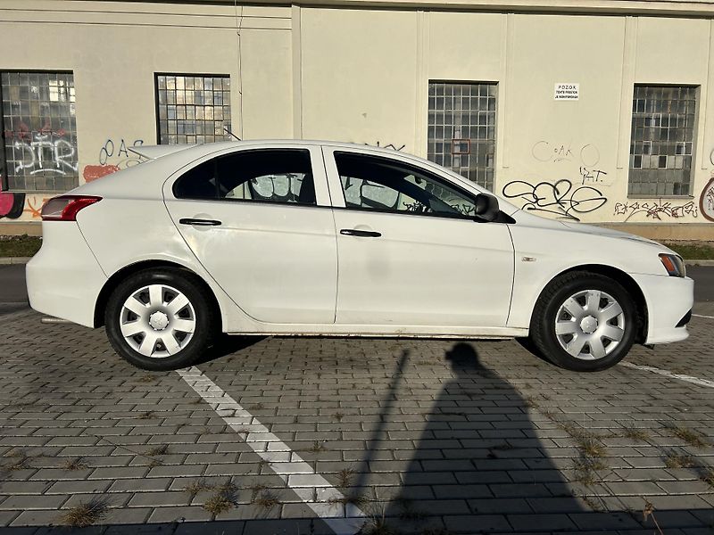 Mitsubishi Lancer 1.6 i MIVEC Sportback - fotka 4 z 39