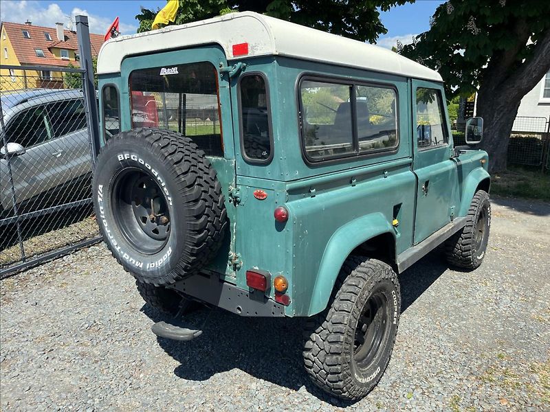 Land Rover Defender 2,5 d 83kW  LR 90 7 míst - fotka 5 z 29