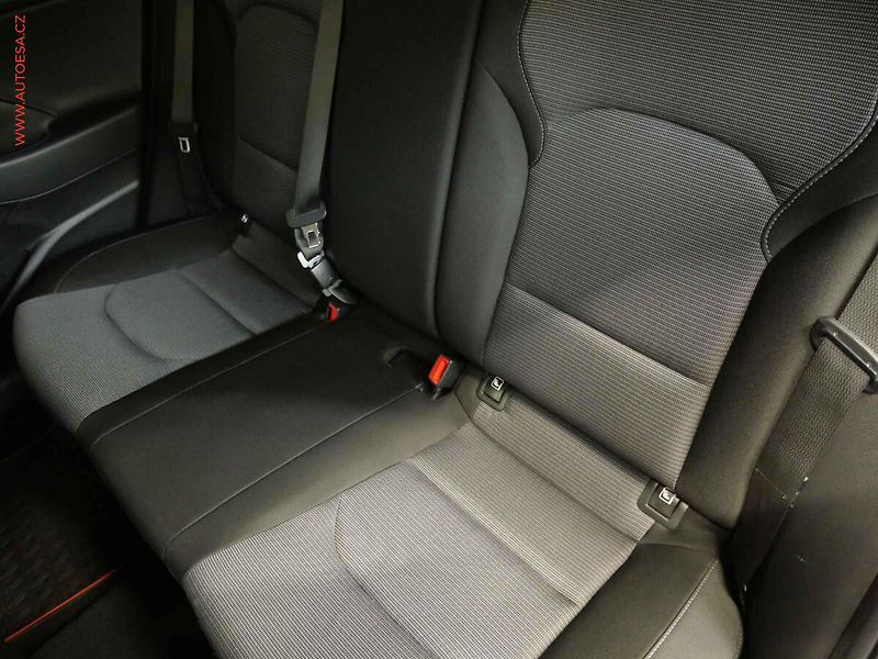 Hyundai i30 (2017) 1.0T-GDi, ČR, AC, temp - fotka 10 z 19