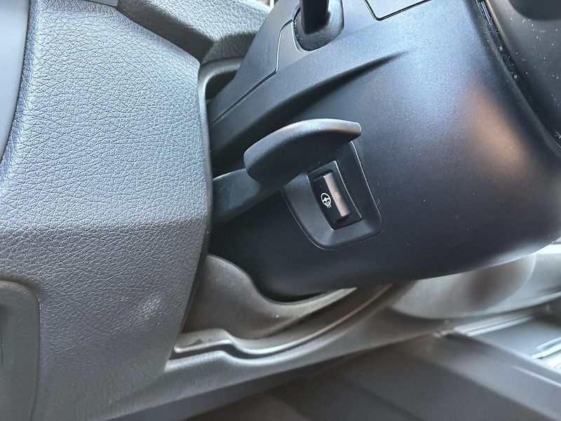 BMW Řada 3 320d 135kW xDrive - fotka 15 z 26